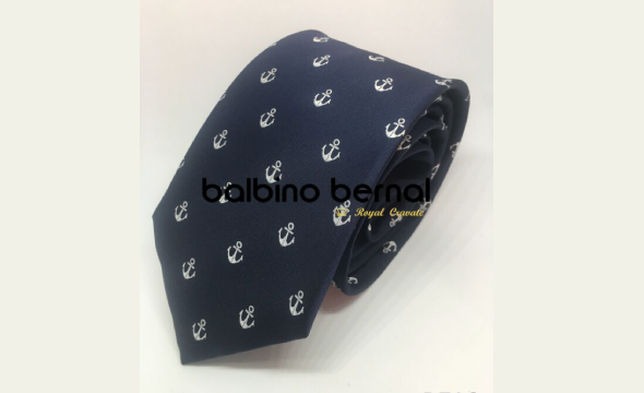 Corbata diseño marino con anclas blancas