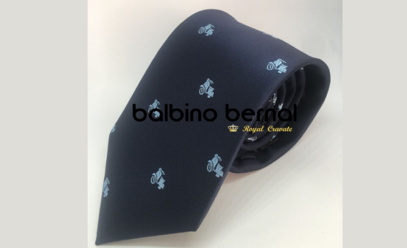 Corbata diseño marino con vespas celestes
